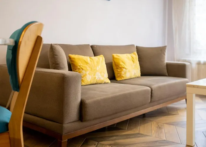 Sunny Apartment in Studentski grad, behind UNSS