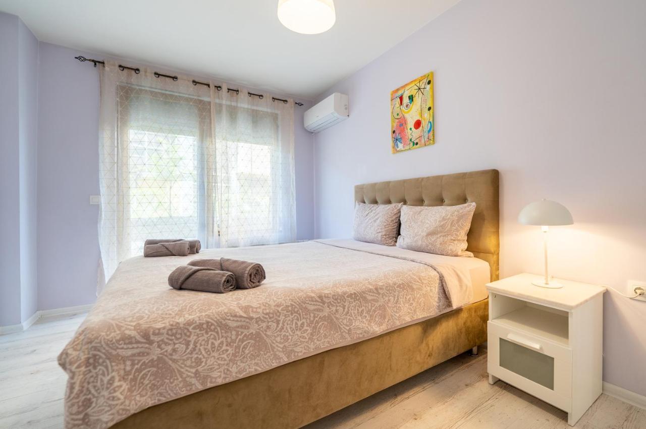 Apartment Sunny In Studentski Grad, Behind Unss Sofia